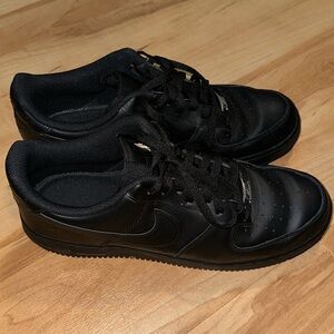 Black Nike air forces